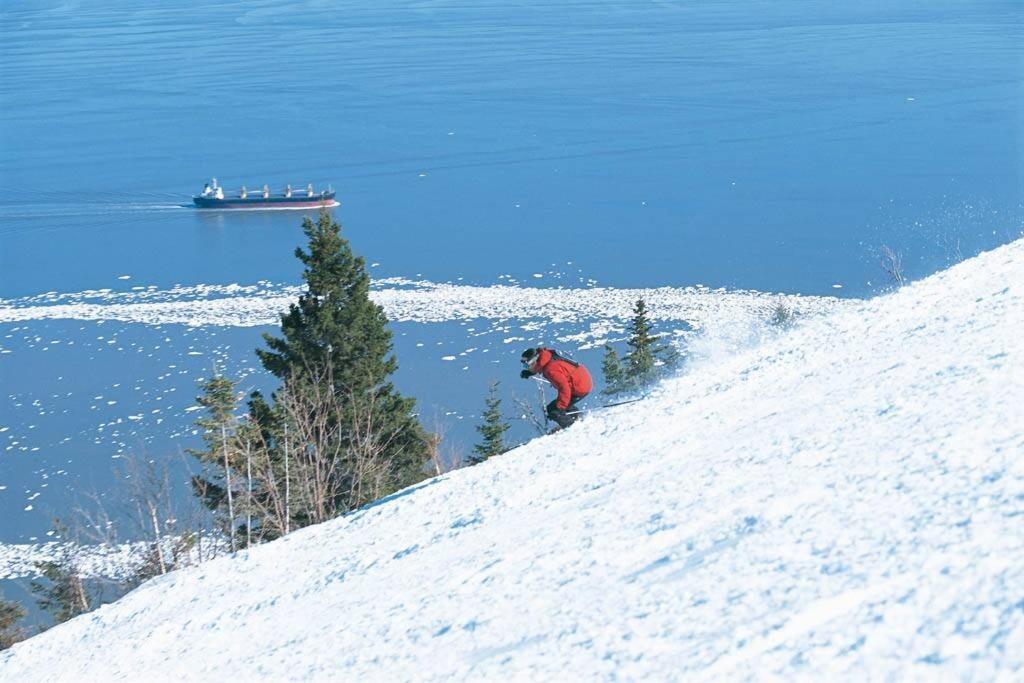 L'Auberge Sainte-Anne - Ski, Spa Et Basilique Villa Exteriör bild